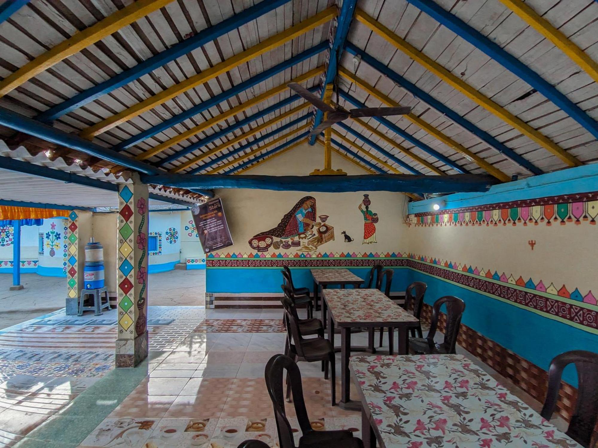 White Land Villagestay Dhordo Exterior foto
